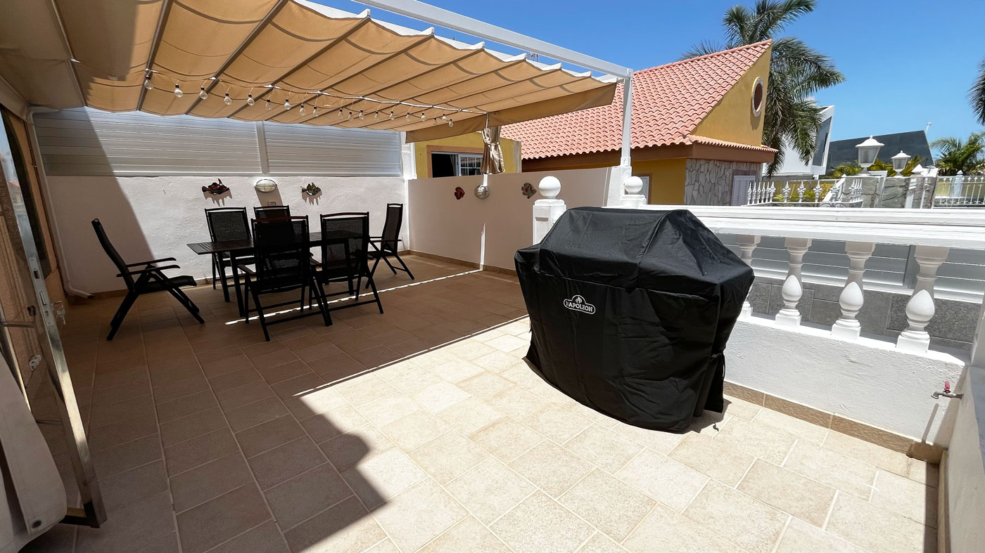 Spacious Terrace with Barbecue